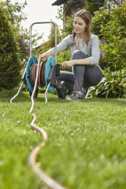 Gardena Slangenwagen AquaRoll M Set -Gardena 4078500032872 gardena slangenwagen aquaroll m set 1.201