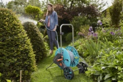 Gardena Slangenwagen AquaRoll M Set -Gardena 4078500032872 gardena slangenwagen aquaroll m set 2.201