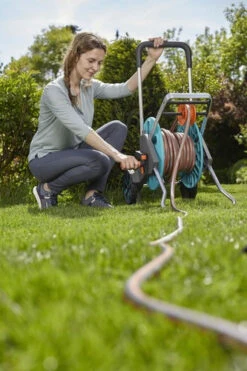 Gardena Slangenwagen AquaRoll M Easy -Gardena 4078500032902 gardena slangenwagen aquaroll m easy 3.201