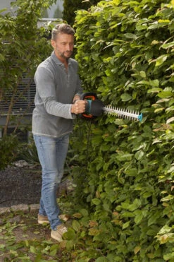 Gardena ComfortCut 550/50 Elektrische Heggenschaar -Gardena 9833 20 gardena comfortcut 55050 elektrische heggenschaar 2.61 3